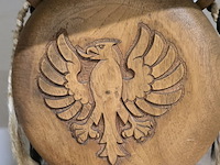 Lot 207 - houten veldfles, afrikaanse bijl en indiase trancheerset - afbeelding 2 van  5