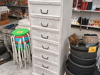 Lot 207 - ladenkast - afbeelding 1 van  3