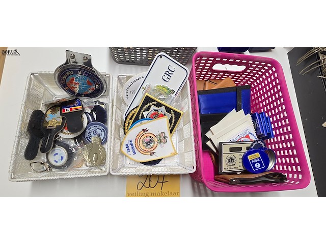 Lot 207 - lotje diverse politie items - afbeelding 1 van  5