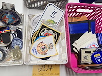 Lot 207 - lotje diverse politie items - afbeelding 1 van  5