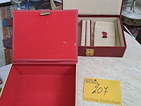 Lot 207 - opbergkistjes rood met wapenschild monaco - afbeelding 2 van  2
