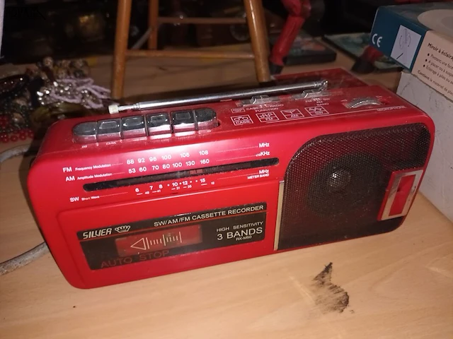 Lot 207 - radio’s, wekkers en gsm - afbeelding 5 van  5