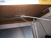 Lot 207 - tafel - afbeelding 3 van  3