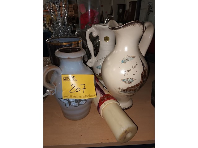 Lot 207 - vazen en kaars. 5 stuks - afbeelding 1 van  7