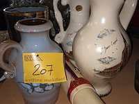 Lot 207 - vazen en kaars. 5 stuks - afbeelding 1 van  7