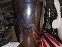 Lot 207 - vazen en kaars. 5 stuks - afbeelding 4 van  7