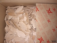 Lot 208 - häfele houten lamellen. 7 dozen - afbeelding 1 van  5