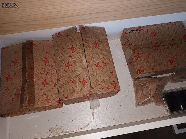Lot 208 - häfele houten lamellen. 7 dozen - afbeelding 3 van  5