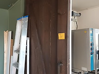 Lot 208 - houten schuifdeur op rail - afbeelding 4 van  4