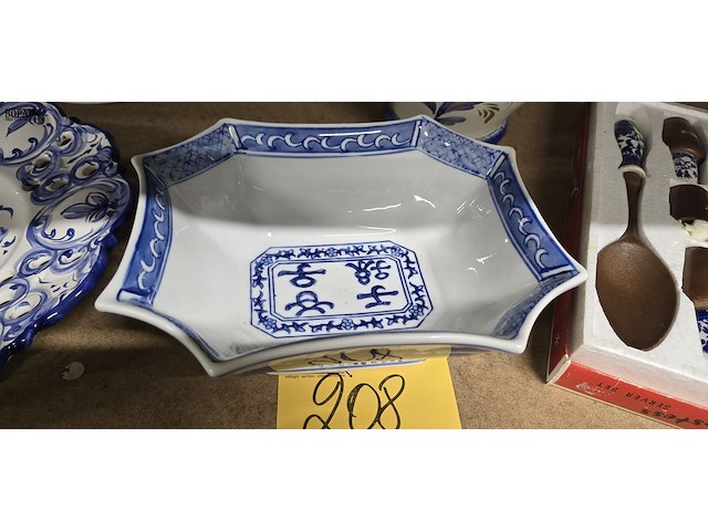 Lot 208 - lot deco wo boch 5 stuks - afbeelding 8 van  11