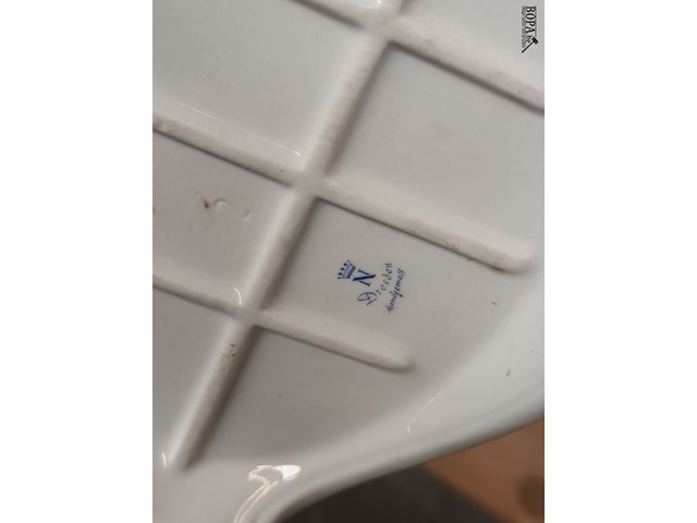 Lot 208 - muzikanten in porselein. 2 stuks - afbeelding 4 van  4