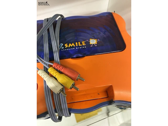 Lot 208 - retro v-tech smile tv learning system - afbeelding 3 van  3