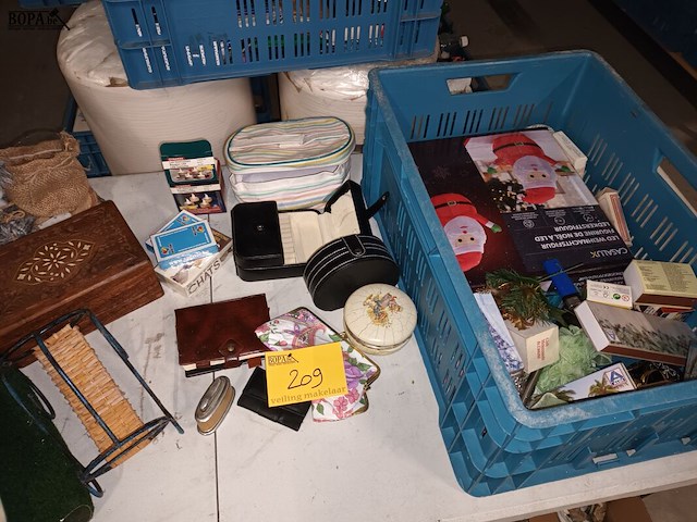 Lot 209 - diversen - afbeelding 1 van  5