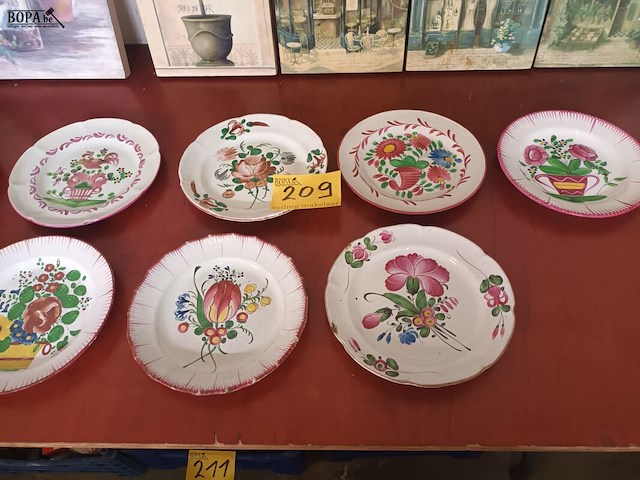 Lot 209 - franse sierborden. 7 stuks - afbeelding 1 van  5