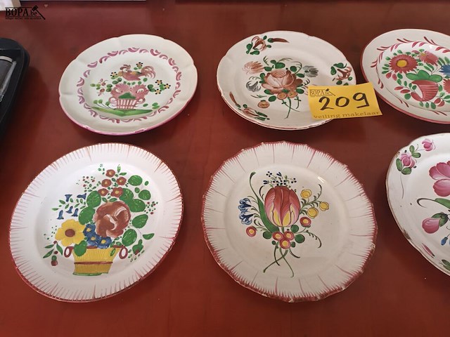 Lot 209 - franse sierborden. 7 stuks - afbeelding 2 van  5