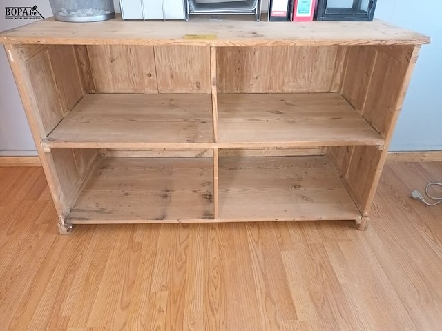 Lot 209 - houten vakkenkast - afbeelding 3 van  3