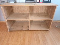 Lot 209 - houten vakkenkast - afbeelding 3 van  3