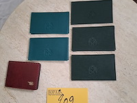 Lot 209 - louis vuitton geribbelde epi- lederen kaartenhouders en adre - afbeelding 1 van  6