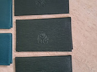 Lot 209 - louis vuitton geribbelde epi- lederen kaartenhouders en adre - afbeelding 2 van  6