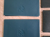 Lot 209 - louis vuitton geribbelde epi- lederen kaartenhouders en adre - afbeelding 3 van  6