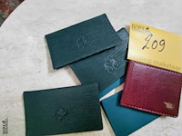 Lot 209 - louis vuitton geribbelde epi- lederen kaartenhouders en adre - afbeelding 6 van  6
