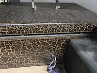 Lot 209 - metalen geldkoffers met sleutels 5 stuks - afbeelding 2 van  4