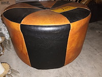 Lot 209 - poef - afbeelding 2 van  3