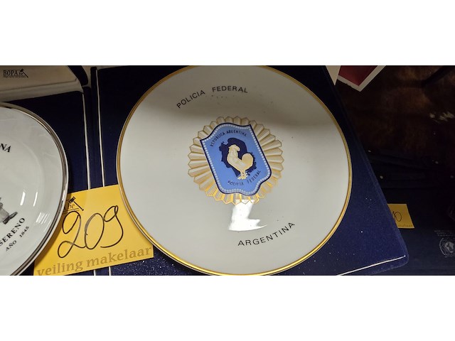 Lot 209 - politieborden argentinië in box 2 stuks - afbeelding 3 van  3