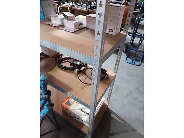 Lot 21 - aluminium rek. 2 stuks - afbeelding 3 van  3