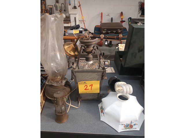 Lot 21 - antieke verlichting. 4 stuks - afbeelding 1 van  4