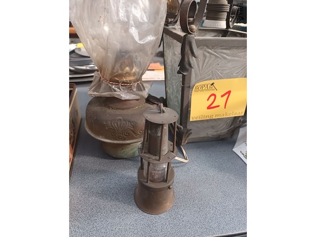 Lot 21 - antieke verlichting. 4 stuks - afbeelding 2 van  4