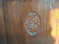 Lot 21 - antieken eiken dressoir met dik witgrijs marmeren blad, auth - afbeelding 2 van  5