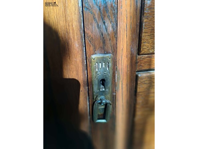 Lot 21 - antieken eiken dressoir met dik witgrijs marmeren blad, auth - afbeelding 3 van  5