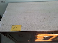 Lot 21 - antieken eiken dressoir met dik witgrijs marmeren blad, auth - afbeelding 5 van  5