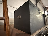 Lot 21 - antieken houten opbergkist zwart - vintage uitstraling - afbeelding 2 van  3