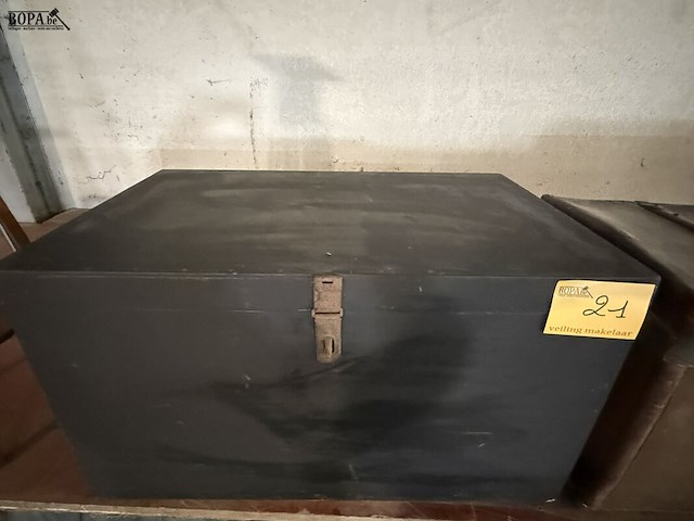 Lot 21 - antieken houten opbergkist zwart - vintage uitstraling - afbeelding 3 van  3