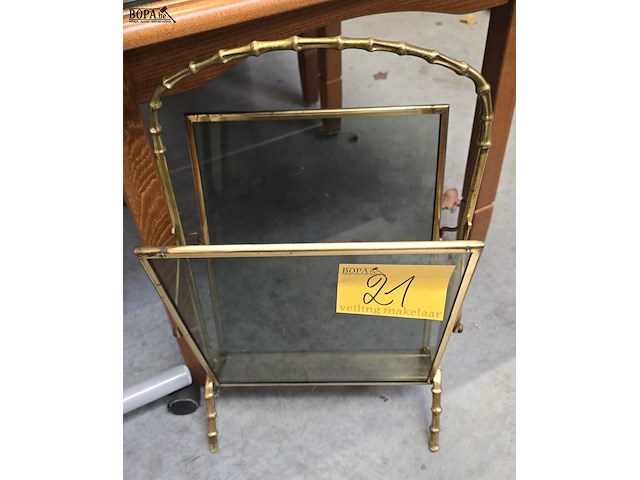 Lot 21 - antieken krantenhouder in koper en glas - afbeelding 1 van  2