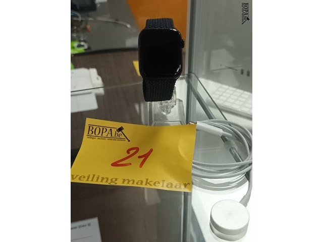 Lot 21 - apple smartwatch - afbeelding 1 van  4