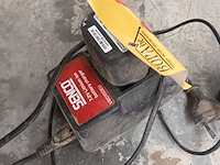 Lot 21 - batterijen en lader senco