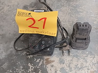 Lot 21 - batterijen en lader senco - afbeelding 3 van  3