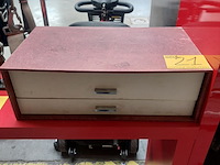 Lot 21 - bestek koffer met 2 lades