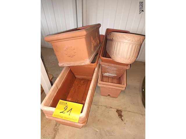 Lot 21 - bloembakken. 12 stuks - afbeelding 1 van  3