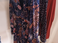 Lot 21 - blouses en kleedjes maat 40. 5 stuks - afbeelding 3 van  5