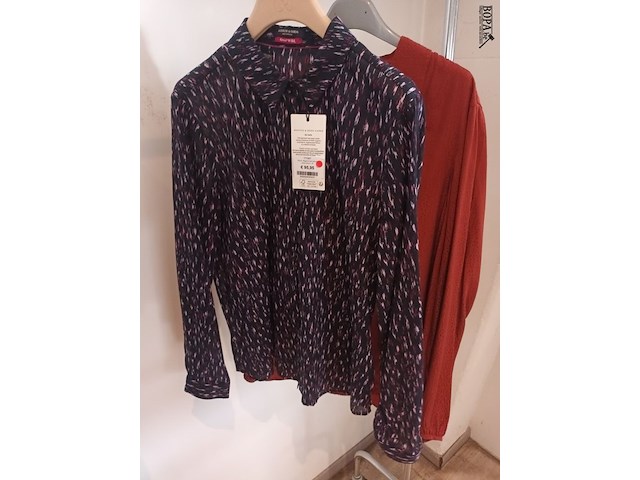 Lot 21 - blouses en kleedjes maat 40. 5 stuks - afbeelding 4 van  5
