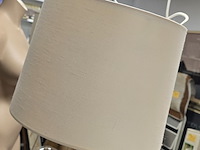 Lot 21 - booglamp wit - afbeelding 1 van  4