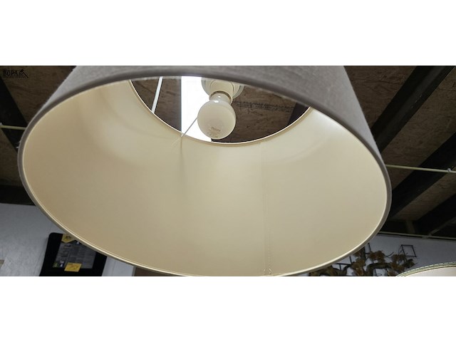 Lot 21 - booglamp wit - afbeelding 2 van  4