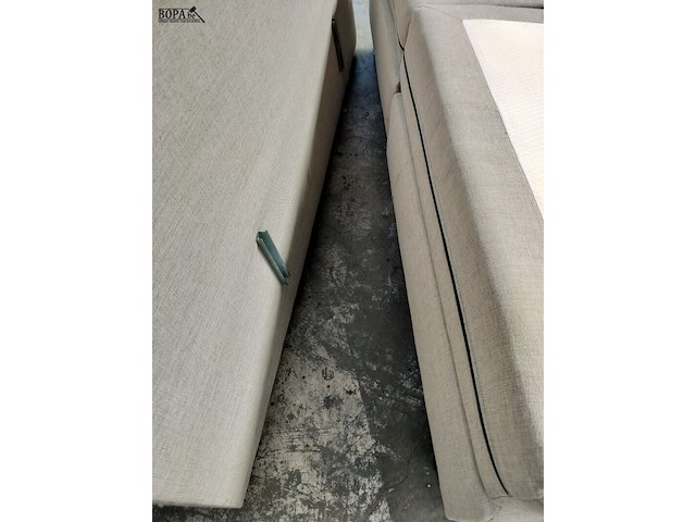 Lot 21 - boxspring voor 2 personen - afbeelding 2 van  3