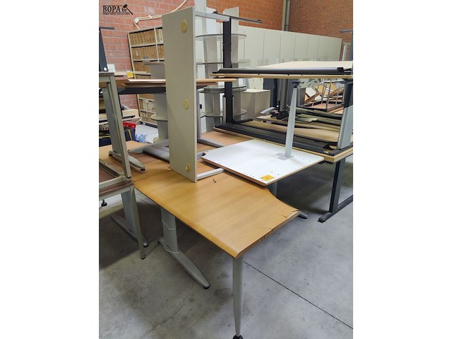 Lot 21 - burelen - 2 stuks - afbeelding 1 van  4