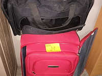 Lot 21 - draagtas en reiskoffers - afbeelding 1 van  4