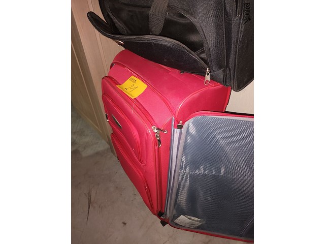 Lot 21 - draagtas en reiskoffers - afbeelding 3 van  4